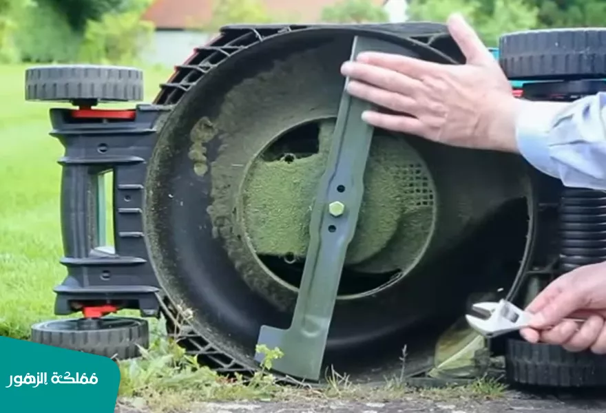 الة قص العشب الة قص العشب